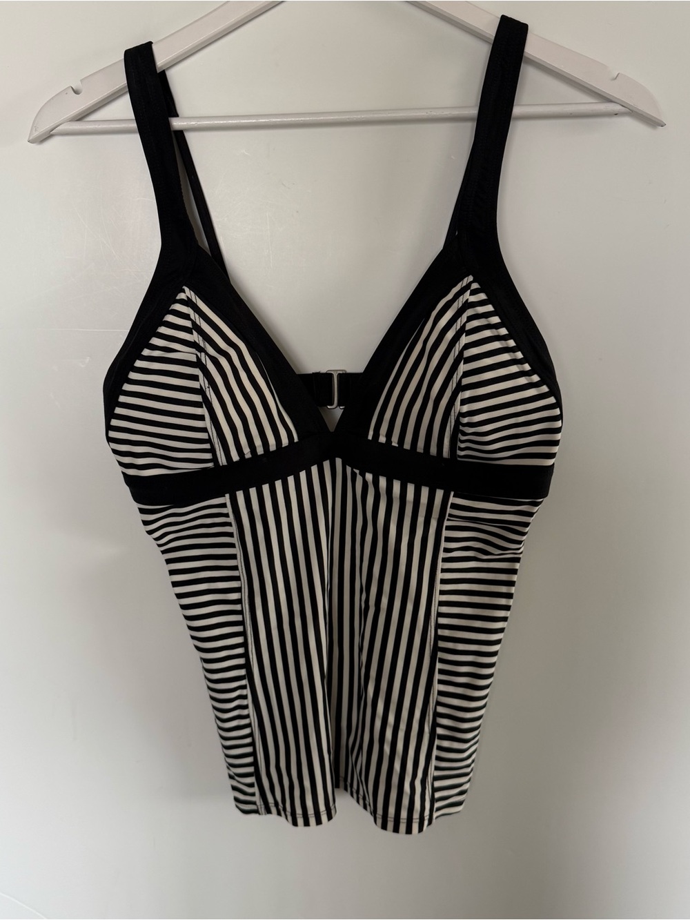 Athleta Black & White Stripe Montauk Swim Top SZ M